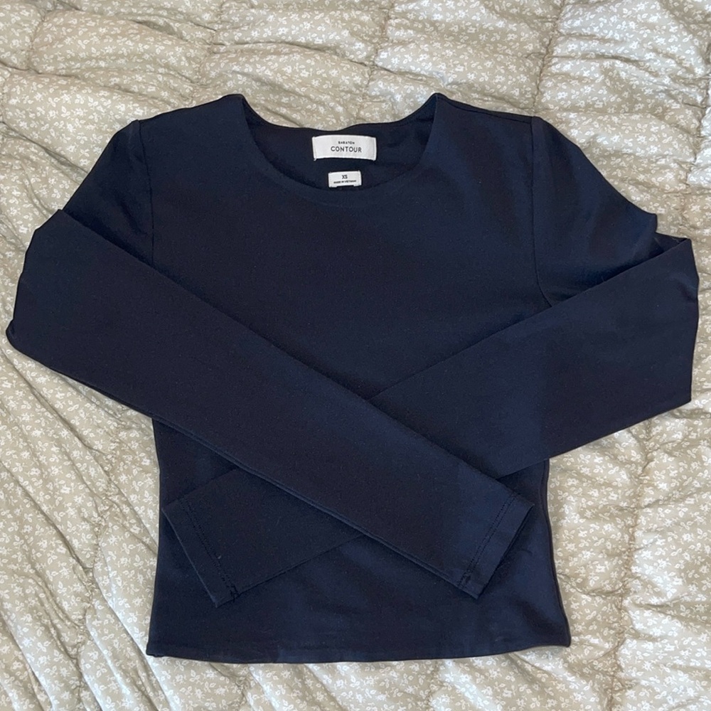 ARITZIA BABATON CONTOUR BLACK LONGSLEEVE TEE